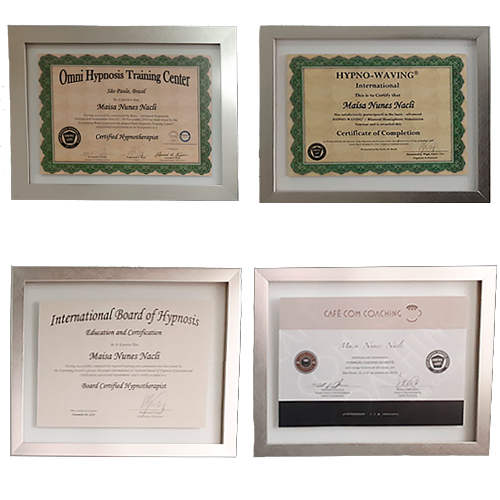 É uma imagem que mostra os certificados conquistados pela hipnoterapeuta Maísa Nacli.